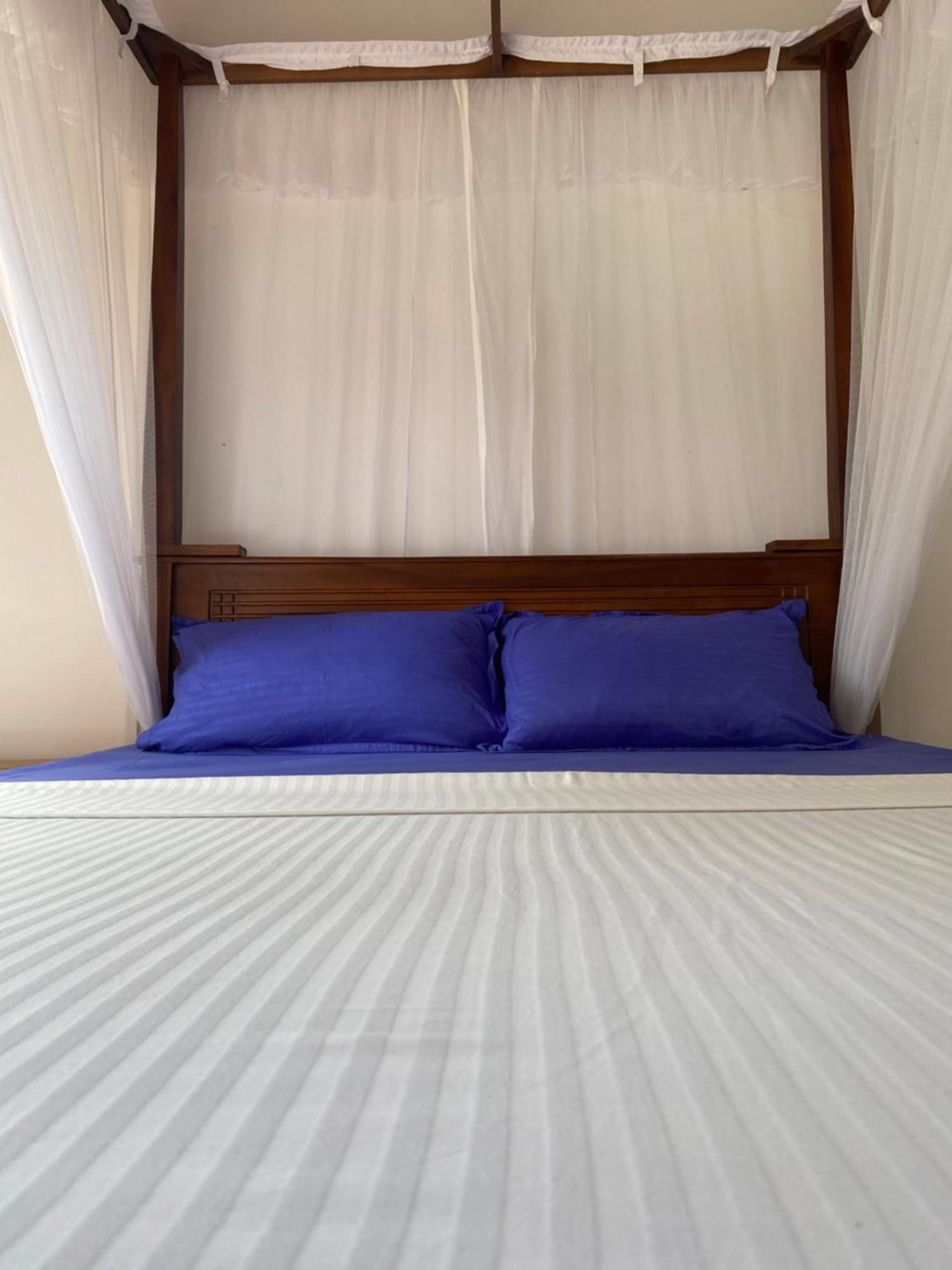 The Breeze Mirissa Bed & Breakfast Dış mekan fotoğraf