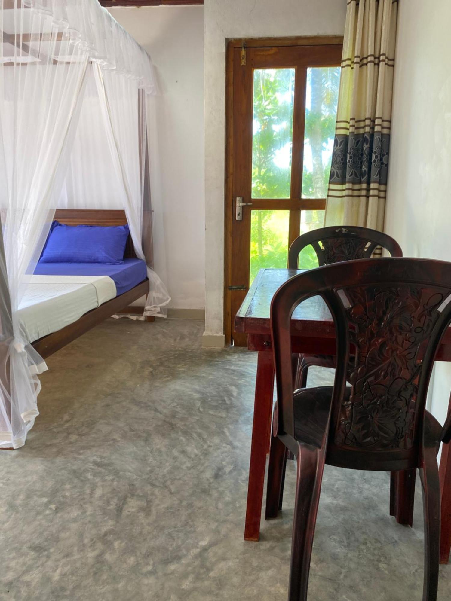 The Breeze Mirissa Bed & Breakfast Dış mekan fotoğraf