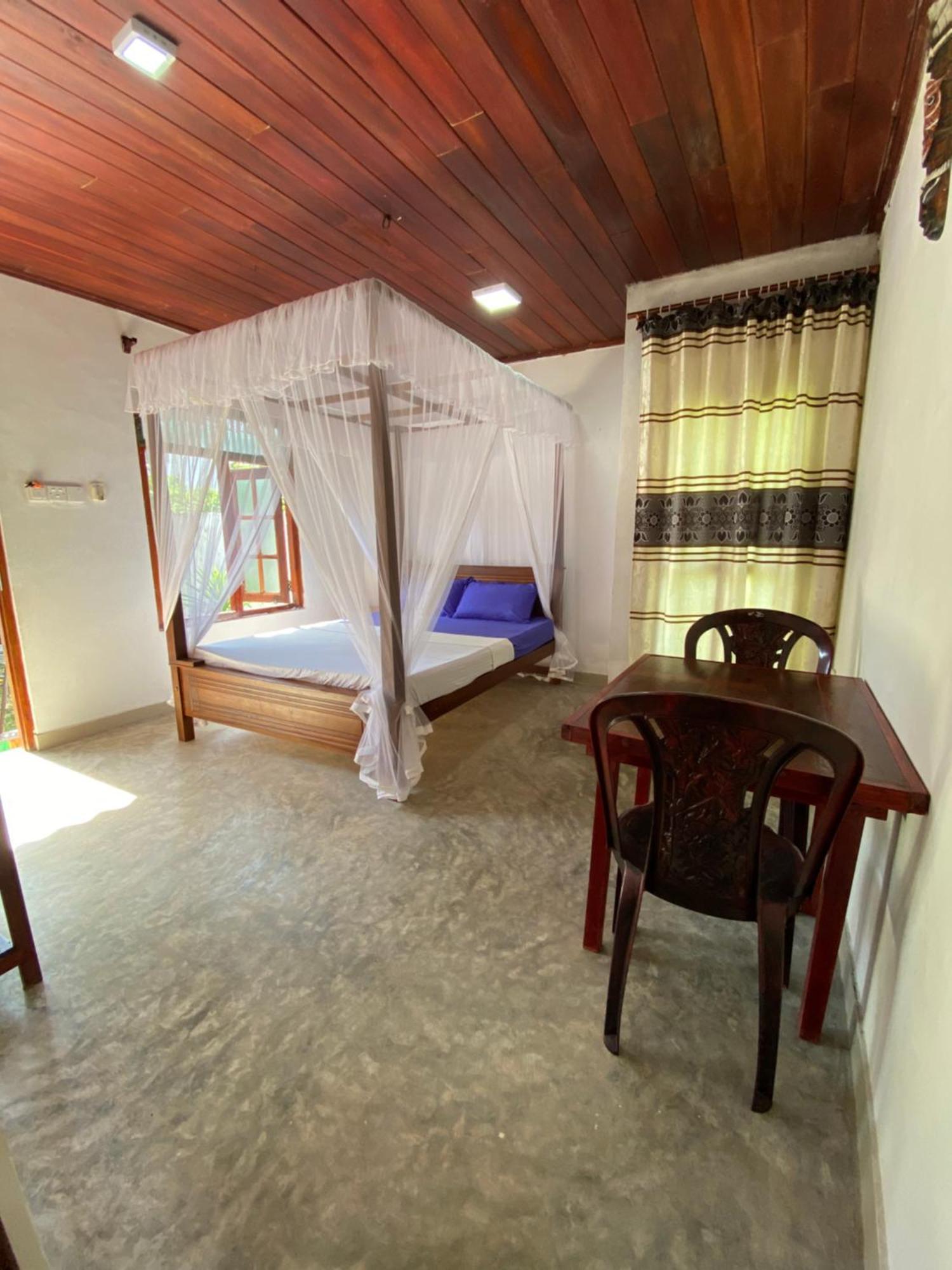 The Breeze Mirissa Bed & Breakfast Dış mekan fotoğraf