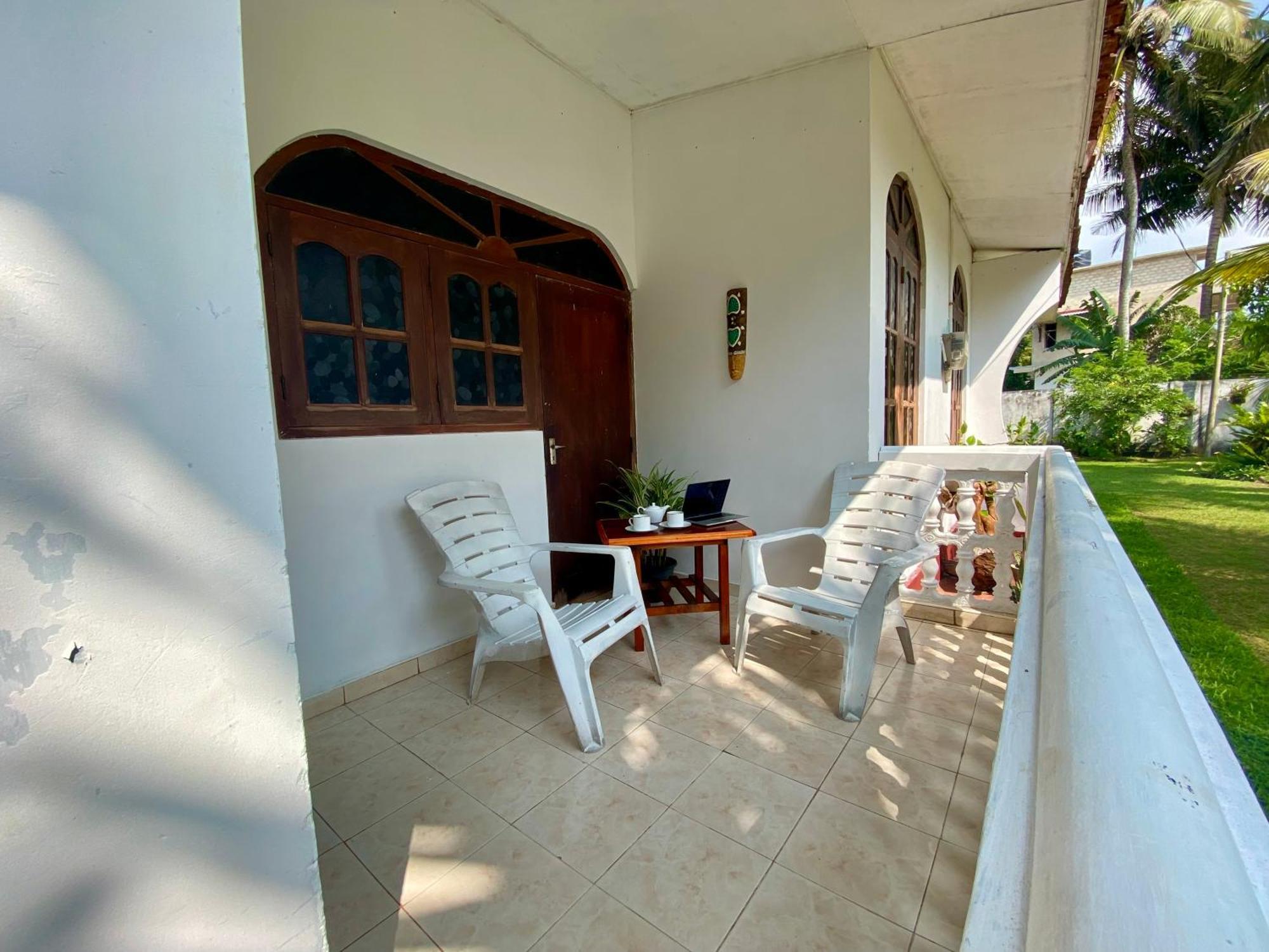 The Breeze Mirissa Bed & Breakfast Dış mekan fotoğraf