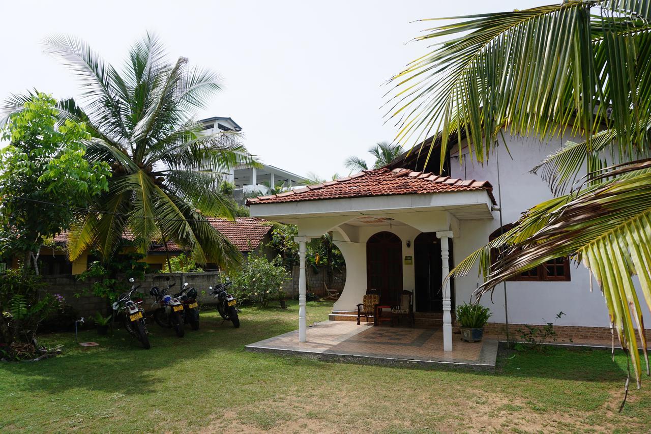 The Breeze Mirissa Bed & Breakfast Dış mekan fotoğraf